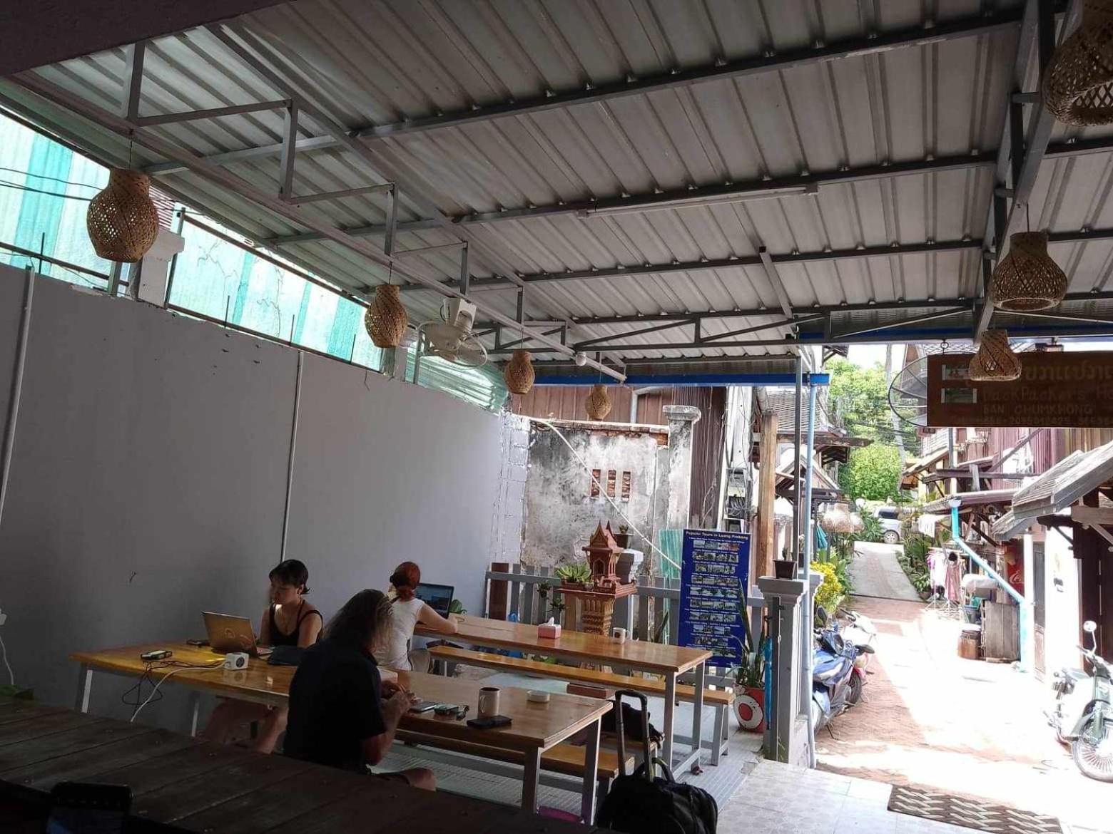 City Backpackers Center 루앙프라방 외부 사진