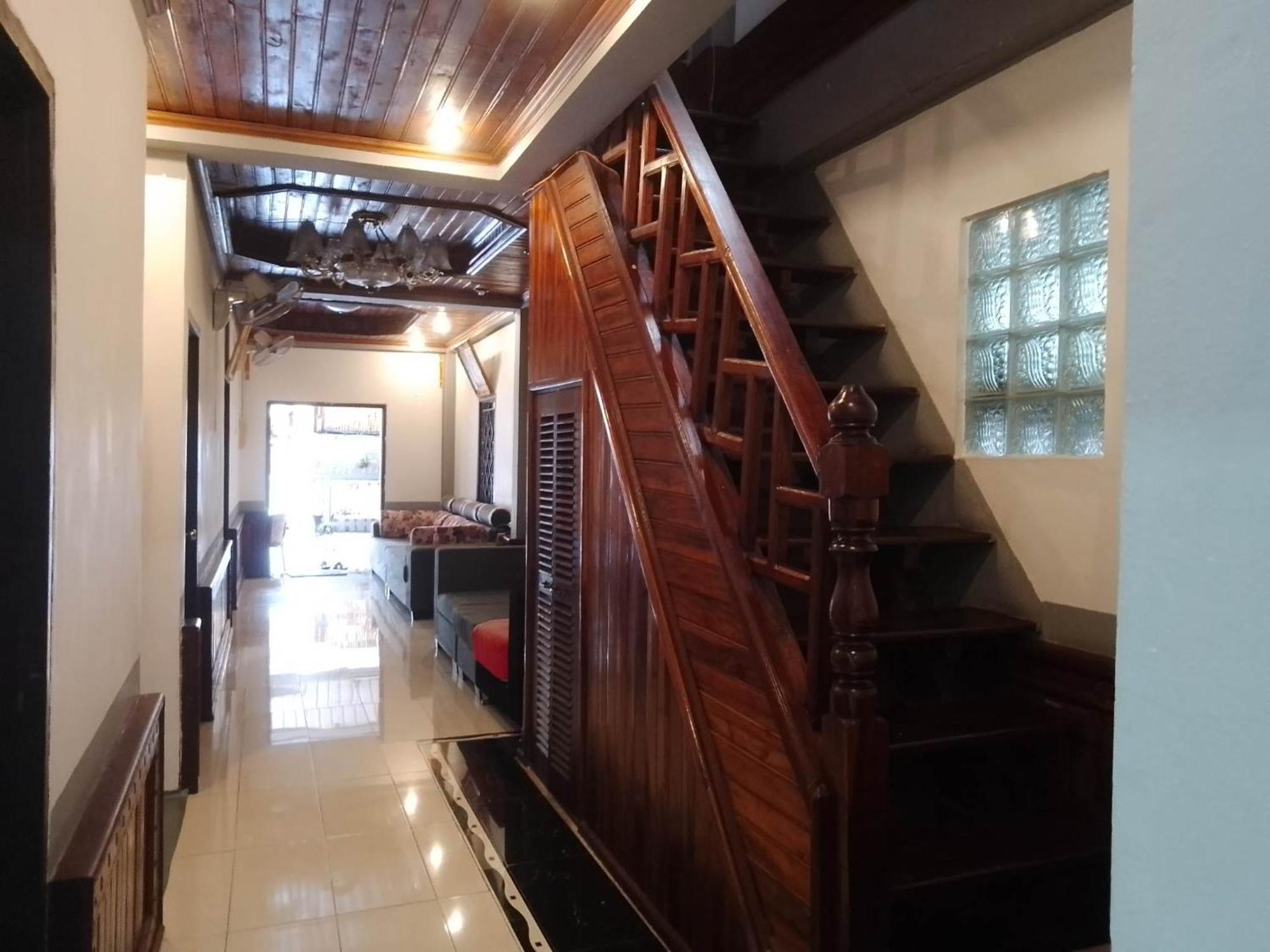 City Backpackers Center 루앙프라방 외부 사진