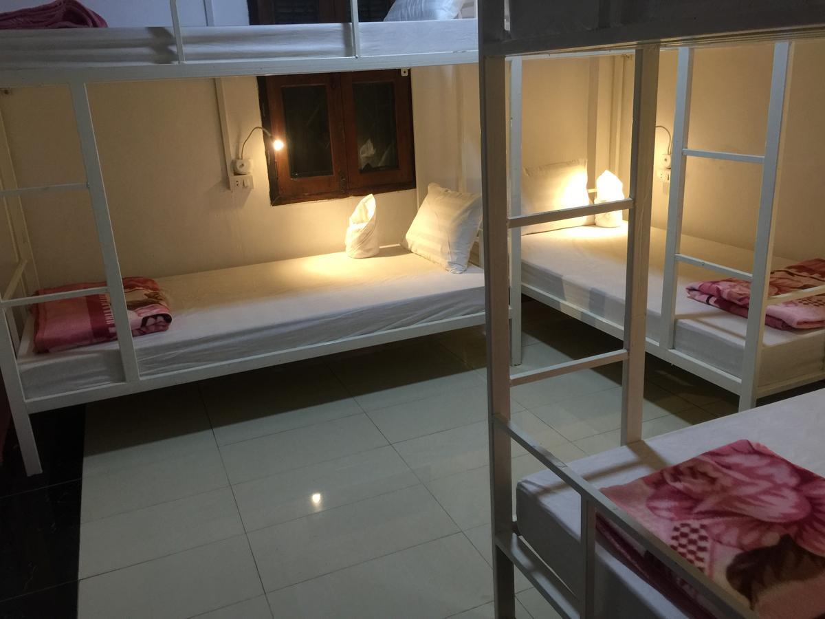 City Backpackers Center 루앙프라방 외부 사진