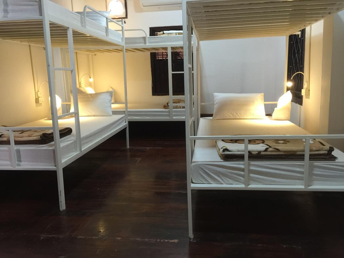 City Backpackers Center 루앙프라방 외부 사진