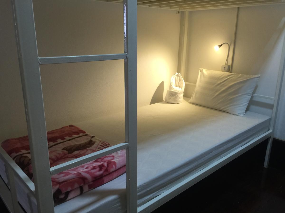 City Backpackers Center 루앙프라방 외부 사진